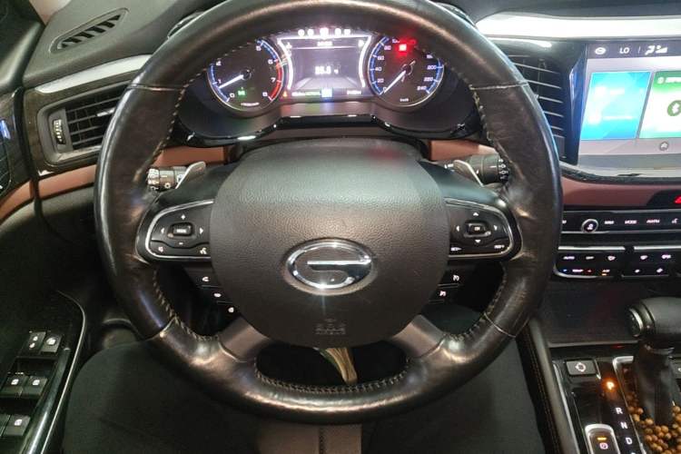 Used GAC Trumpchi GS8 2017 320T Two-Wheel Drive Luxury Smart Connectivity Version (7 Seats) Steering Wheel