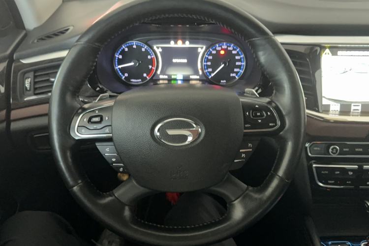 Used GAC Trumpchi GS8 2017 320T Two-Wheel Drive Luxury Smart Connectivity Version (7 Seats) Steering Wheel