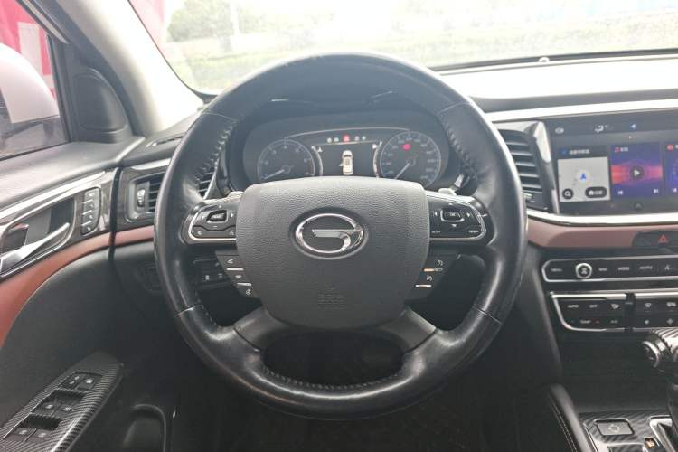 Used GAC Trumpchi GS8 2017 320T Two-Wheel Drive Luxury Smart Connectivity Version (7 Seats) Steering Wheel