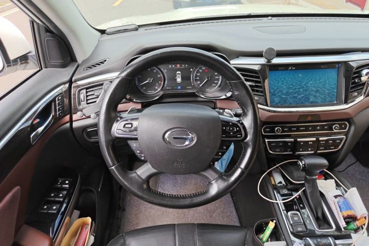 Used GAC Trumpchi GS8 2017 320T Two-Wheel Drive Luxury Smart Connectivity Version (7 Seats) Steering Wheel