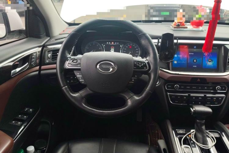 Used GAC Trumpchi GS8 2017 320T Two-Wheel Drive Luxury Smart Connectivity Version (7 Seats) Steering Wheel