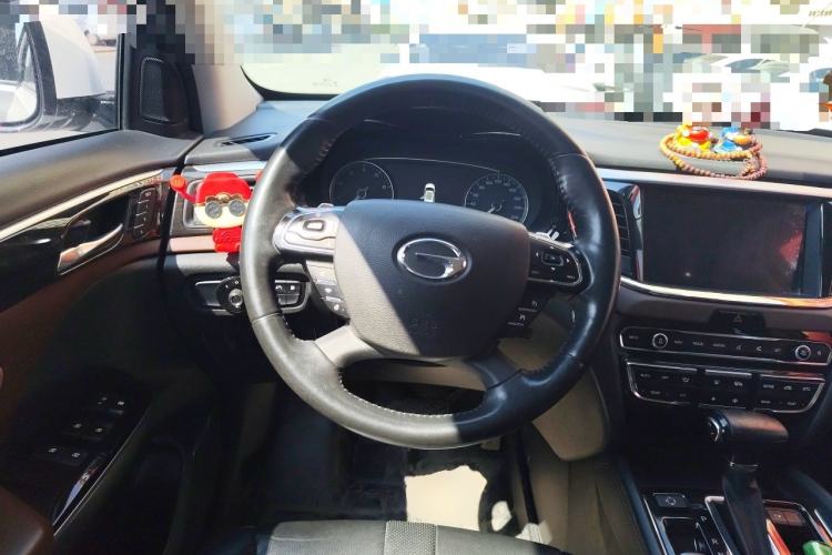 Used GAC Trumpchi GS8 2017 320T Two-Wheel Drive Luxury Smart Connectivity Version (7 Seats) Steering Wheel