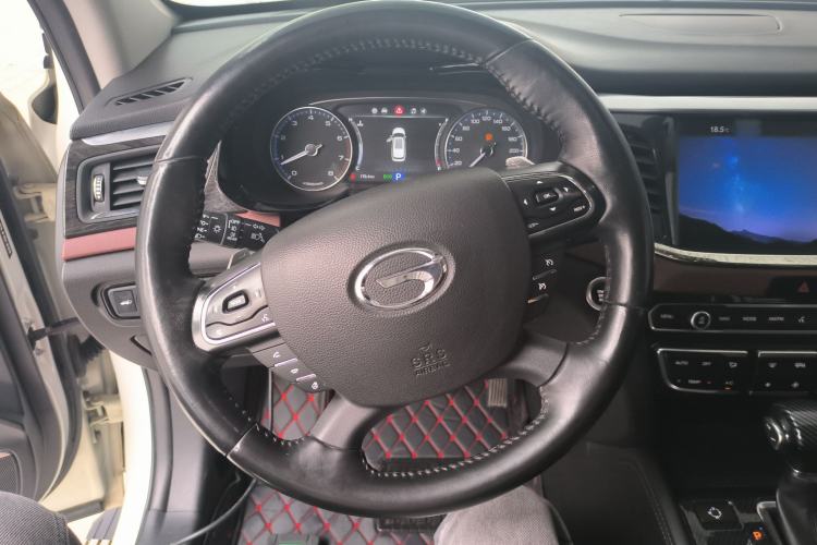 Used GAC Trumpchi GS8 2017 320T Two-Wheel Drive Luxury Smart Connectivity Version (7 Seats) Steering Wheel