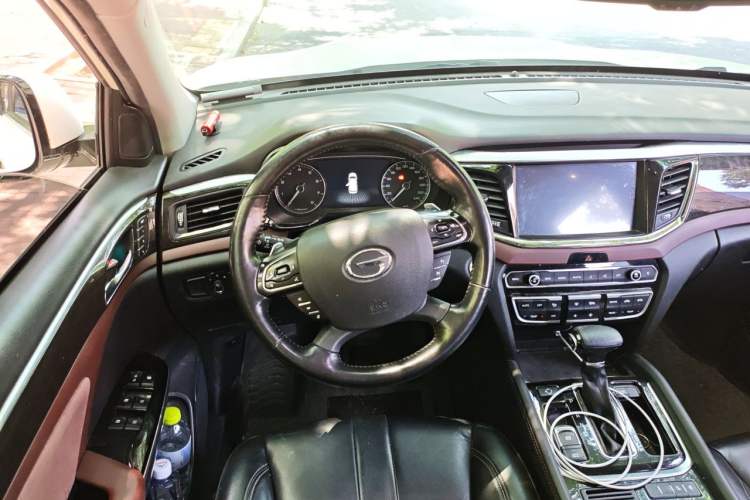 Used GAC Trumpchi GS8 2017 320T Two-Wheel Drive Luxury Smart Connectivity Version (7 Seats) Steering Wheel