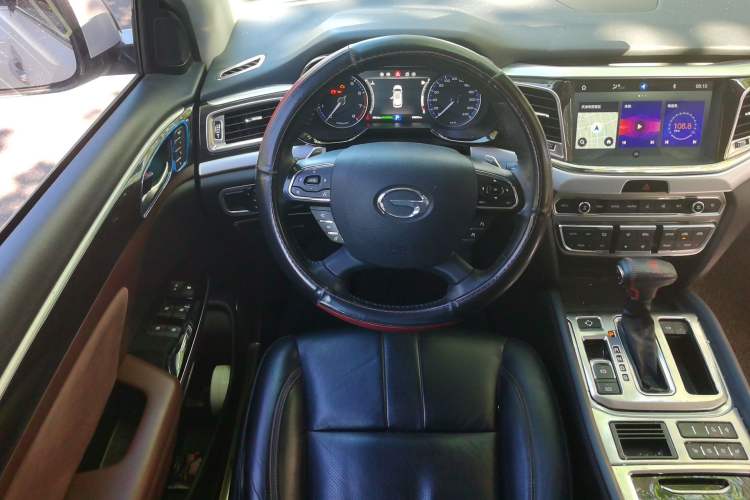 Used GAC Trumpchi GS8 2017 320T Two-Wheel Drive Luxury Smart Connectivity Version (7 Seats) Steering Wheel
