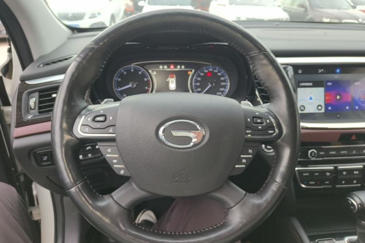 Used GAC Trumpchi GS8 2017 320T Two-Wheel Drive Luxury Smart Connectivity Version (7 Seats) Steering Wheel