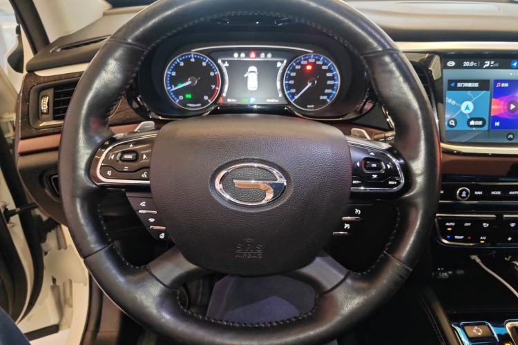 Used GAC Trumpchi GS8 2017 320T Two-Wheel Drive Luxury Smart Connectivity Version (7 Seats) Steering Wheel