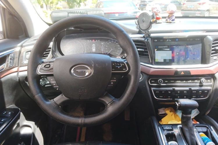 Used GAC Trumpchi GS8 2017 320T Two-Wheel Drive Luxury Smart Connectivity Version (7 Seats) Steering Wheel