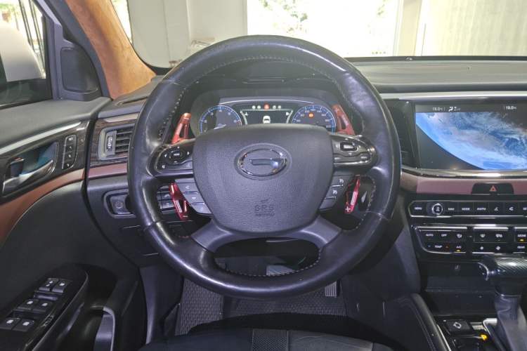 Used GAC Trumpchi GS8 2017 320T Four-Wheel Drive Luxury Smart Connectivity Version (7 Seats) Steering Wheel