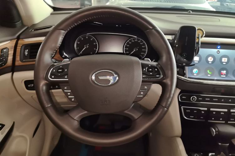 Used GAC Trumpchi GS8 2017 320T Two-Wheel Drive Luxury Smart Connectivity Version (7 Seats)