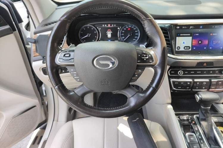 Used GAC Trumpchi GS8 2017 320T Two-Wheel Drive Luxury Smart Connectivity Version (7 Seats) Steering Wheel