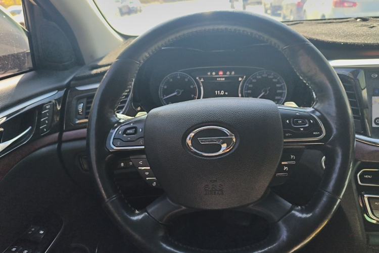Used GAC Trumpchi GS8 2017 320T Two-Wheel Drive Luxury Smart Connectivity Version (7 Seats) Steering Wheel