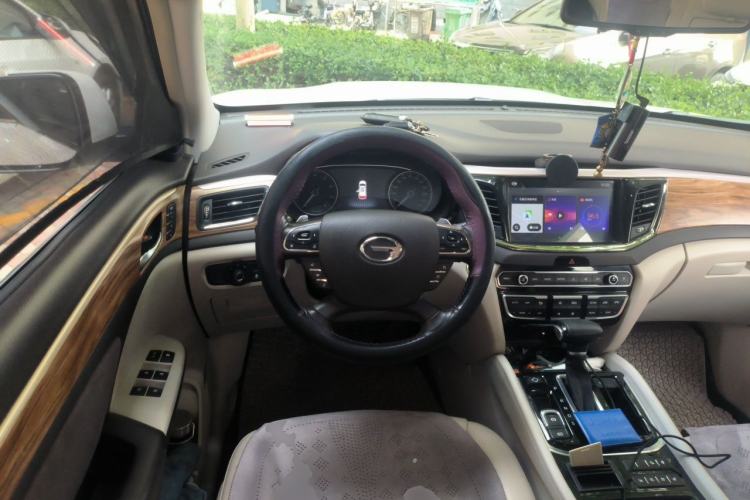 Used GAC Trumpchi GS8 2017 320T Two-Wheel Drive Luxury Smart Connectivity Version (7 Seats) Steering Wheel