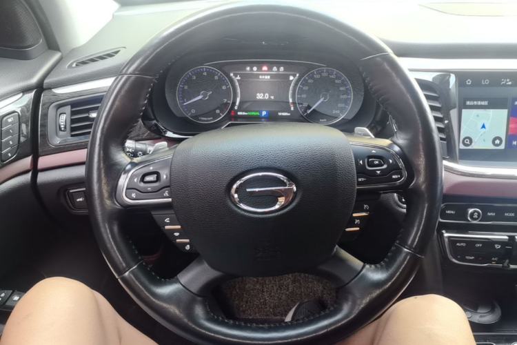Used GAC Trumpchi GS8 2017 320T Two-Wheel Drive Luxury Smart Connectivity Version (7 Seats) Steering Wheel