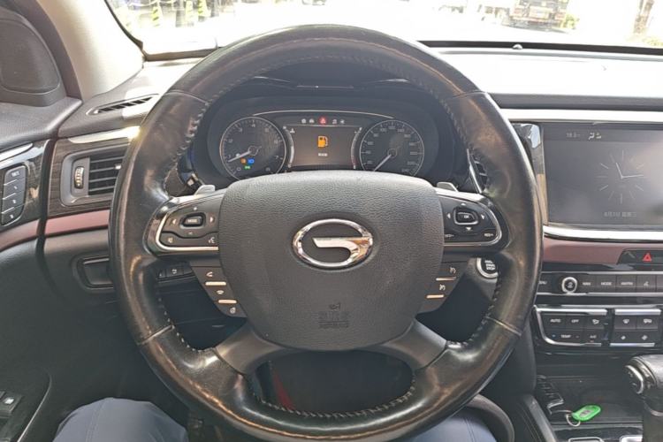 Used GAC Trumpchi GS8 2017 320T Two-Wheel Drive Luxury Smart Connectivity Version (7 Seats) Steering Wheel