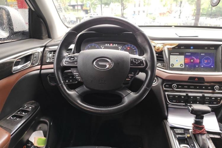 Used GAC Trumpchi GS8 2017 320T Two-Wheel Drive Luxury Smart Connectivity Version (7 Seats) Steering Wheel