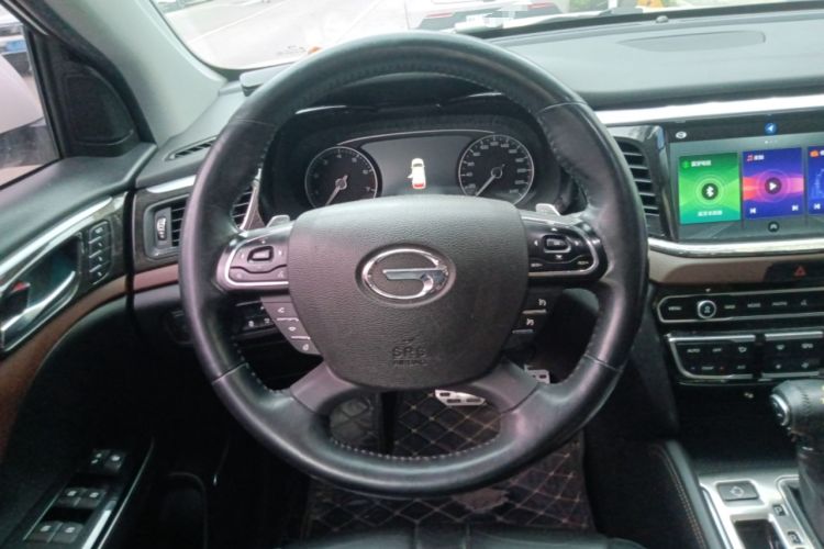 Used GAC Trumpchi GS8 2017 320T Two-Wheel Drive Luxury Smart Connectivity Version (7 Seats) Steering Wheel