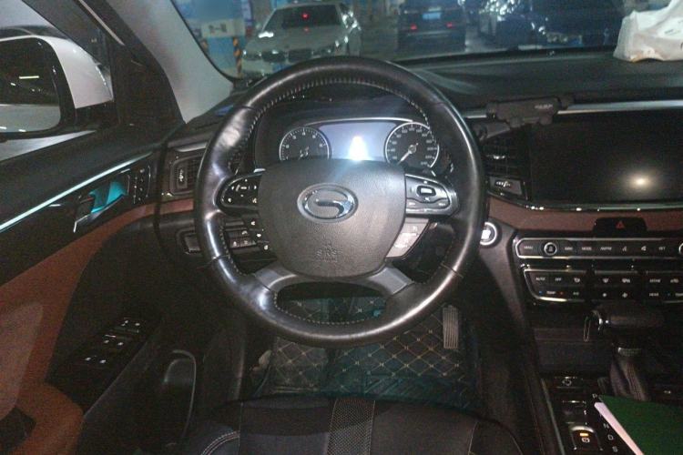 Used GAC Trumpchi GS8 2017 320T Two-Wheel Drive Luxury Smart Connectivity Version (7 Seats) Steering Wheel