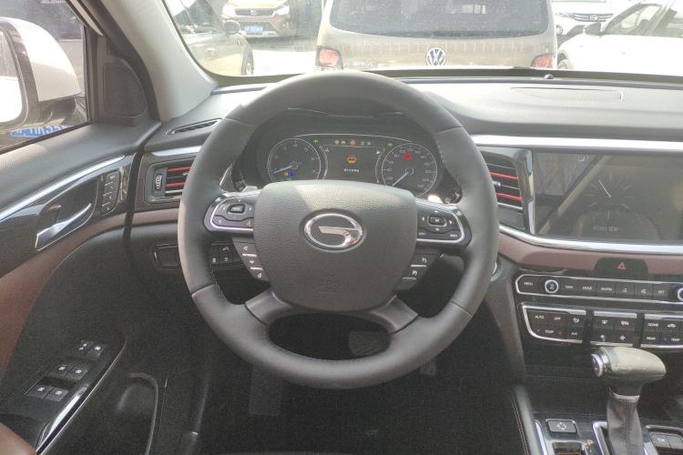 Used GAC Trumpchi GS8 2017 320T Two-Wheel Drive Luxury Smart Connectivity Version (7 Seats) Steering Wheel