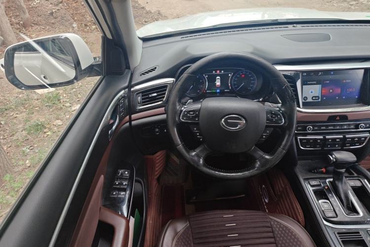 Used GAC Trumpchi GS8 2017 320T Two-Wheel Drive Luxury Smart Connectivity Version (7 Seats) Steering Wheel