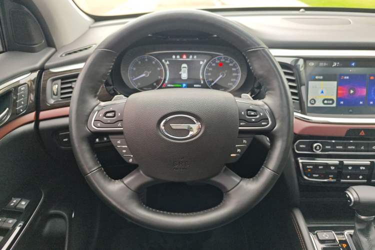 Used GAC Trumpchi GS8 2017 320T Two-Wheel Drive Luxury Smart Connectivity Version (7 Seats) Steering Wheel