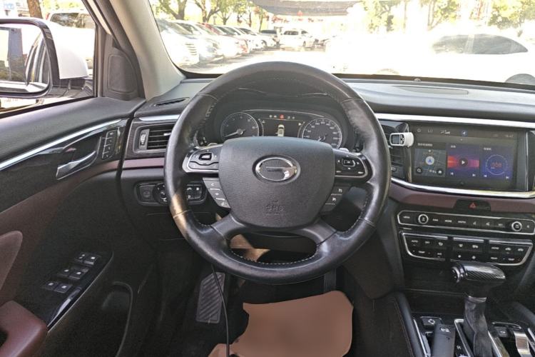 Used GAC Trumpchi GS8 2017 320T Two-Wheel Drive Luxury Smart Connectivity Version (7 Seats) Steering Wheel