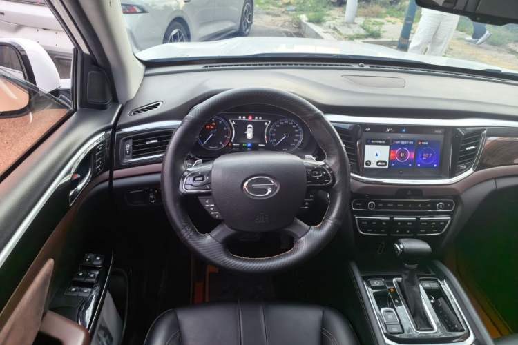Used GAC Trumpchi GS8 2017 320T Two-Wheel Drive Luxury Smart Connectivity Version (7 Seats) Steering Wheel