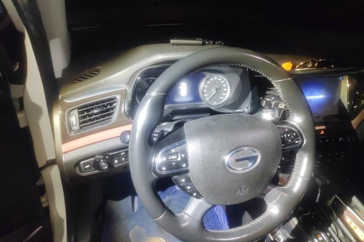Used GAC Trumpchi GS8 2017 320T Two-Wheel Drive Prestige Version (7 Seats) Steering Wheel