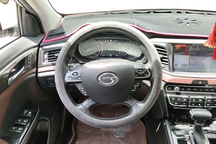 Used GAC Trumpchi GS8 2017 320T Two-Wheel Drive Luxury Smart Connectivity Version (7 Seats) Steering Wheel