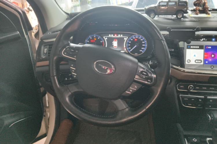 Used GAC Trumpchi GS8 2017 320T Two-Wheel Drive Luxury Smart Connectivity Version (7 Seats) Steering Wheel