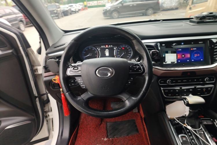 Used GAC Trumpchi GS8 2017 320T Two-Wheel Drive Luxury Smart Connectivity Version (7 Seats) Steering Wheel
