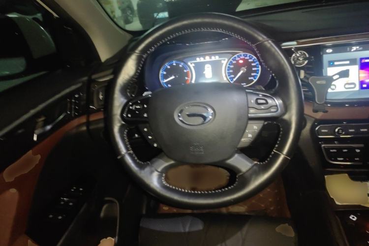 Used GAC Trumpchi GS8 2017 320T Two-Wheel Drive Luxury Smart Connectivity Version (7 Seats) Steering Wheel