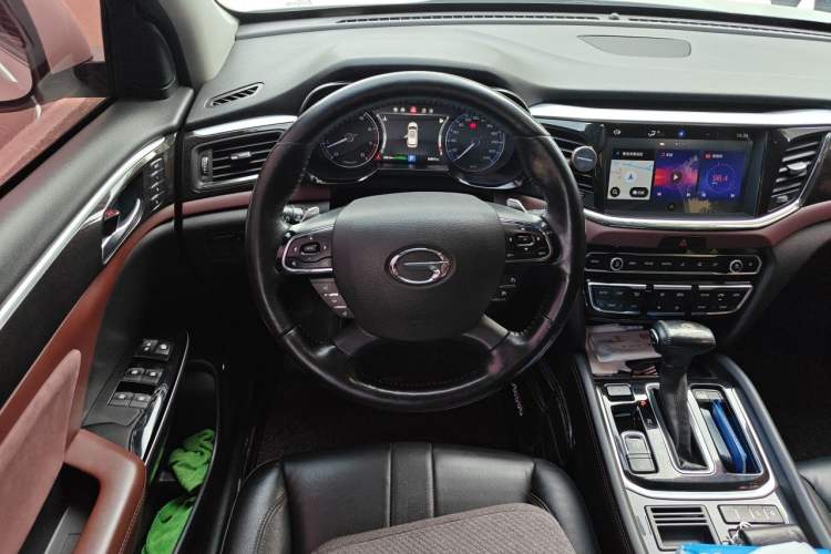 Used GAC Trumpchi GS8 2017 320T Two-Wheel Drive Luxury Smart Connectivity Version (7 Seats) Steering Wheel