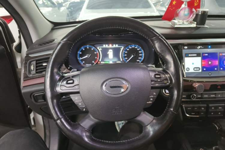 Used GAC Trumpchi GS8 2017 320T Two-Wheel Drive Luxury Smart Connectivity Version (7 Seats) Steering Wheel