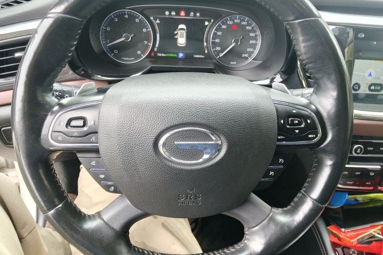 Used GAC Trumpchi GS8 2017 320T Two-Wheel Drive Luxury Smart Connectivity Version (7 Seats) Steering Wheel