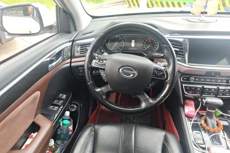 Used GAC Trumpchi GS8 2017 320T Two-Wheel Drive Luxury Smart Connectivity Version (7 Seats) Steering Wheel