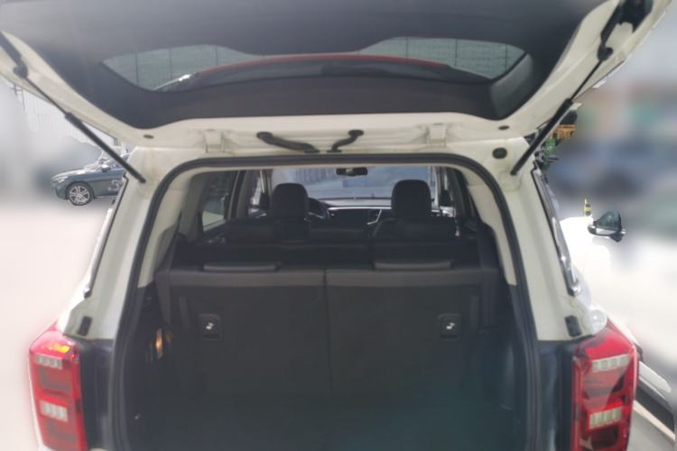 Used GAC Trumpchi GS8 2017 320T Two-Wheel Drive Luxury Smart Connectivity Version (7 Seats) Trunk