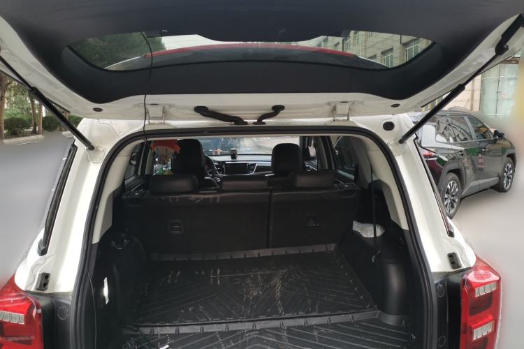 Used GAC Trumpchi GS8 2017 320T Two-Wheel Drive Luxury Smart Connectivity Version (7 Seats) Trunk