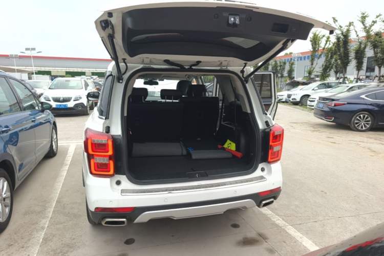 Used GAC Trumpchi GS8 2017 320T Two-Wheel Drive Luxury Smart Connectivity Version (7 Seats) Trunk