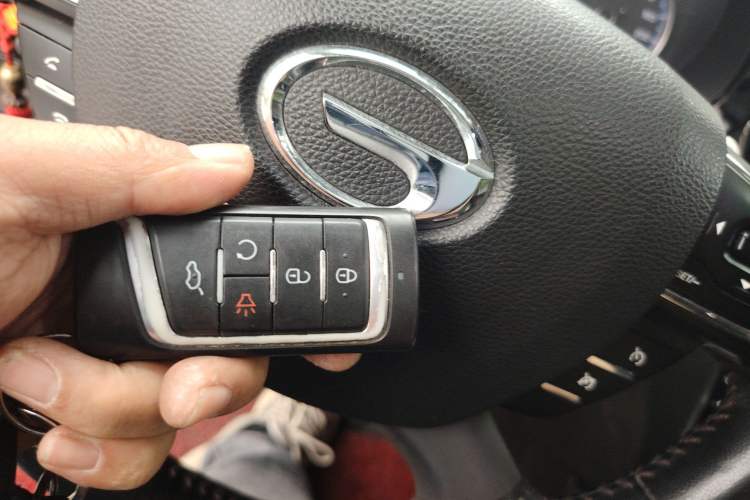 Used GAC Trumpchi GS8 2017 320T Two-Wheel Drive Luxury Smart Connectivity Version (7 Seats) Vehicle Key