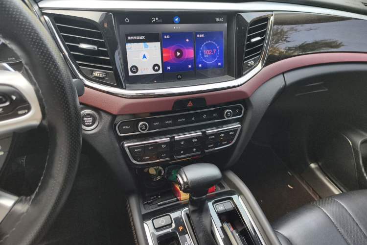 Used GAC Trumpchi GS8 2019 390T Two-Wheel Drive Luxury Smart Connectivity Version (7 Seats) Audio And AC Panel