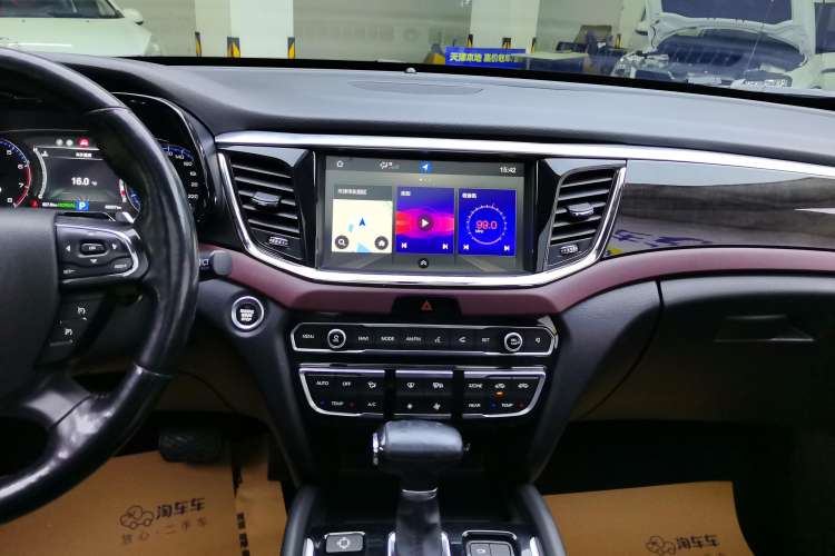 Used GAC Trumpchi GS8 2019 390T Two-Wheel Drive Luxury Smart Connectivity Version (7 Seats) Audio And AC Panel