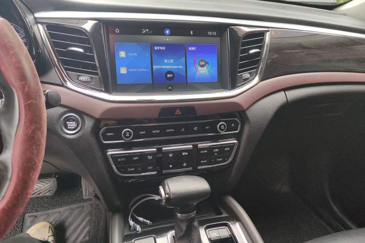 Used GAC Trumpchi GS8 2019 390T Two-Wheel Drive Luxury Smart Connectivity Version (7 Seats) Audio And AC Panel