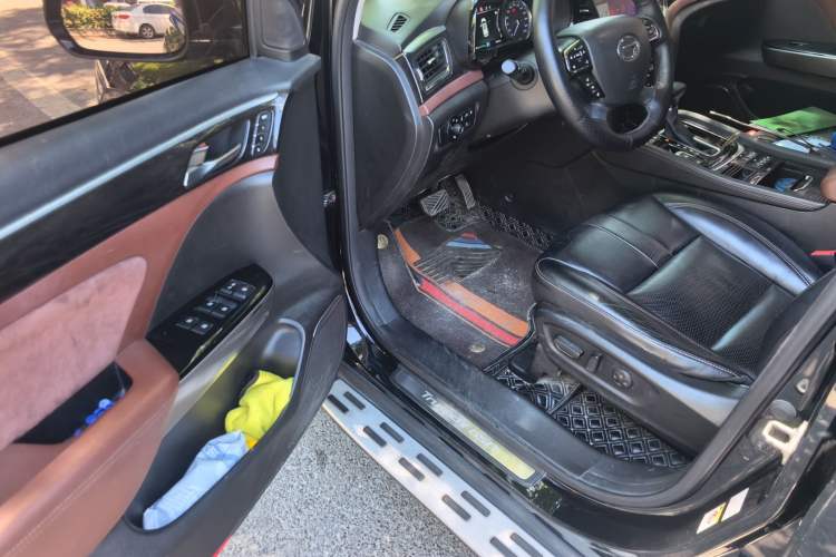 Used GAC Trumpchi GS8 2019 390T Two-Wheel Drive Luxury Smart Connectivity Version (7 Seats) Driver Seat