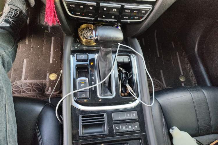 Used GAC Trumpchi GS8 2019 390T Two-Wheel Drive Luxury Smart Connectivity Version (7 Seats) Gear Lever