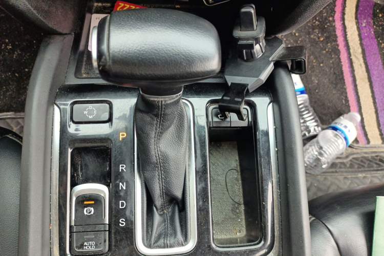 Used GAC Trumpchi GS8 2019 390T Two-Wheel Drive Luxury Smart Connectivity Version (7 Seats) Gear Lever