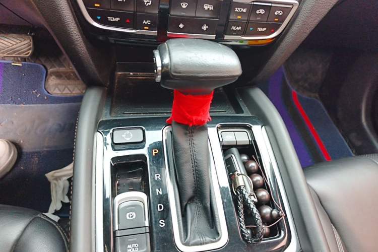Used GAC Trumpchi GS8 2019 390T Two-Wheel Drive Luxury Smart Connectivity Version (7 Seats) Gear Lever