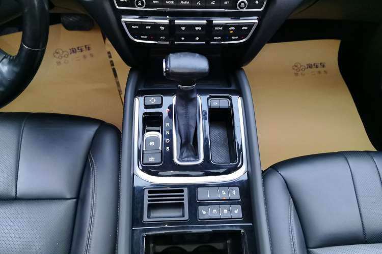 Used GAC Trumpchi GS8 2019 390T Two-Wheel Drive Luxury Smart Connectivity Version (7 Seats) Gear Lever