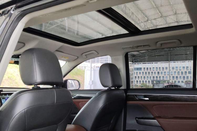 Used GAC Trumpchi GS8 2019 390T Two-Wheel Drive Luxury Smart Connectivity Version (7 Seats) Headliner