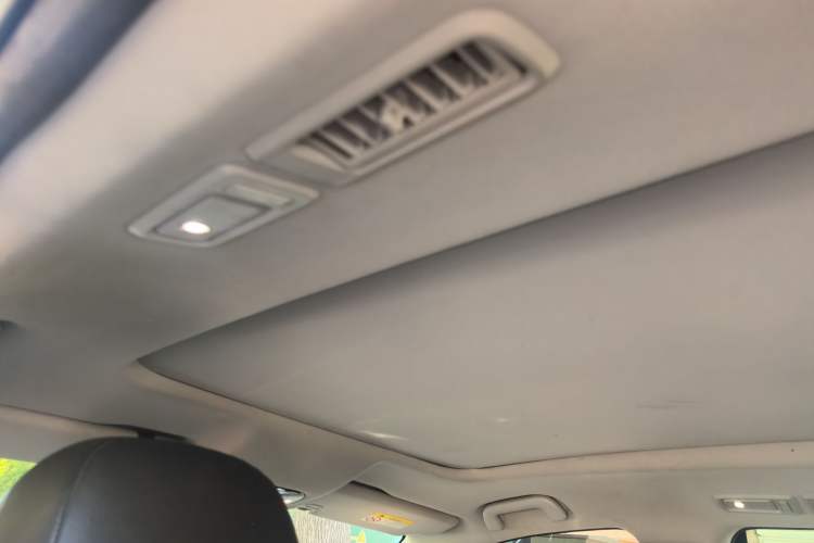 Used GAC Trumpchi GS8 2019 390T Two-Wheel Drive Luxury Smart Connectivity Version (7 Seats) Headliner